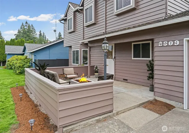 Photo 3 of Single family home for sale at 2509 Ne 23rd Pl, Renton, WA 98056 | MLS# NWM2573755 | Listing updated on 2026-09-30