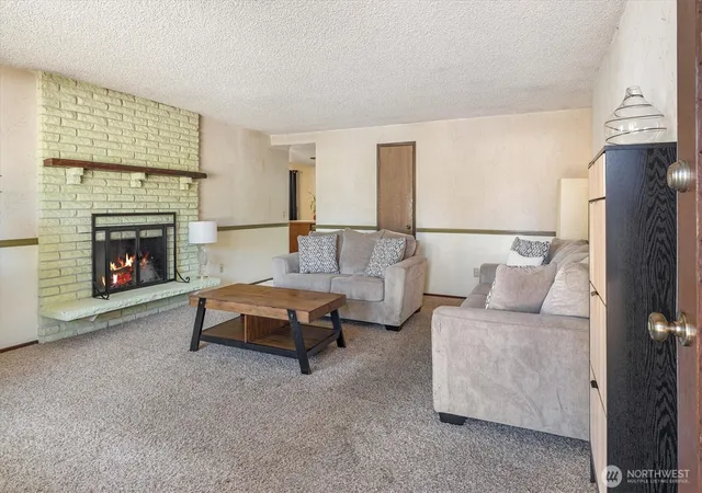 Photo 3 of Single family home for sale at 31428 31St Ave Sw, Federal Way, WA 98023 | MLS# NWM2573758 | Listing updated on 2026-09-29