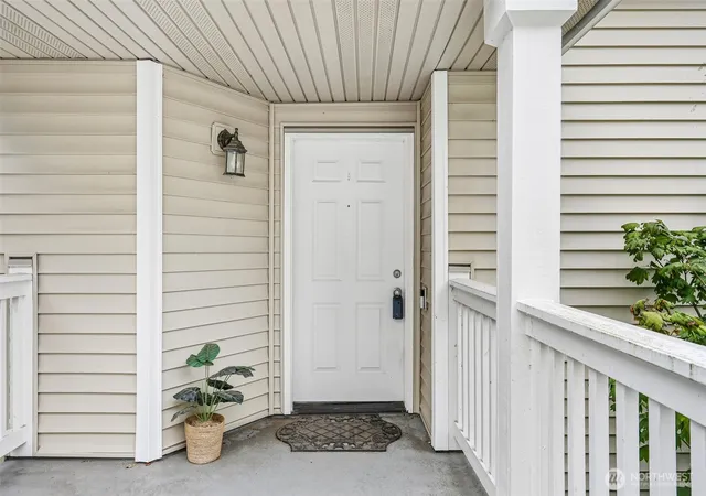 Photo 2 of Townhouse for sale at 6625 Se Cougar Mountain Way #2, Bellevue, WA 98006 | MLS# NWM2573759 | Listing updated on 2026-09-30