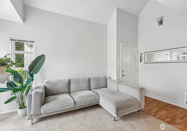 Photo 3 of Townhouse for sale at 6625 SE Cougar Mountain Way #2, Bellevue, WA 98006 | MLS# NWM2573759 | Listing updated on 2026-09-30