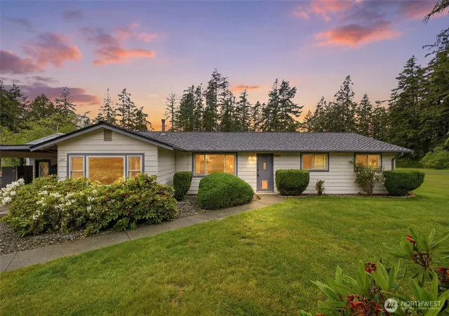 Photo 3 of Single family home for sale at 3343 Garfield Ct, Oak Harbor, WA 98277 | MLS# NWM2573765 | Listing updated on 2026-09-29