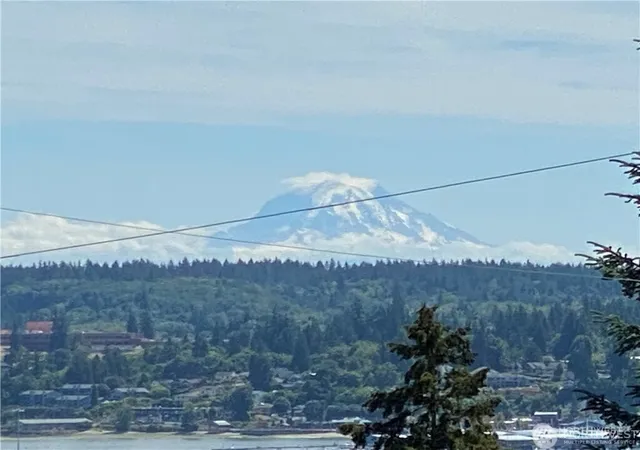 Photo 2 of Sale Pending at 3114 Coontz St, Bremerton, WA 98312 | MLS# NWM2573789 | Listing updated on 2026-09-30