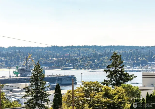 Photo 3 of Sale Pending at 3114 Coontz St, Bremerton, WA 98312 | MLS# NWM2573789 | Listing updated on 2026-09-30