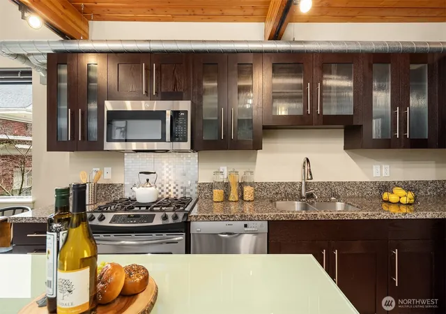 Photo 3 of Condo for sale at 530 Broadway E #236, Seattle, WA 98102 | MLS# NWM2573794 | Listing updated on 2026-09-24