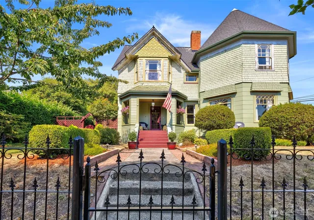 Photo 2 of Single family home for sale at 415 Harrison St, Port Townsend, WA 98368 | MLS# NWM2573799 | Listing updated on 2026-09-24