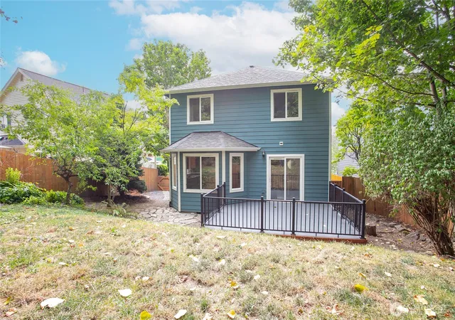 Photo 3 of Sale Pending at 1428 Sweetbay Dr, Bellingham, WA 98229 | MLS# NWM2573803 | Listing updated on 2026-09-27