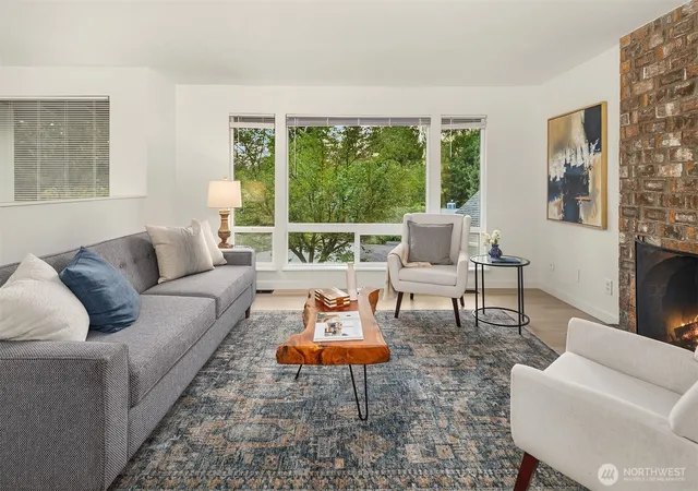 Photo 4 of Single family home for sale at 14340 113Th Ave Ne, Kirkland, WA 98034 | MLS# NWM2573807 | Listing updated on 2026-10-01