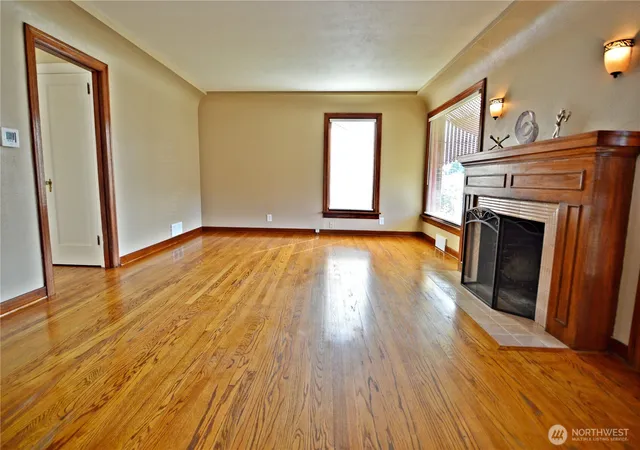 Photo 4 of Single family home for sale at 229 S 57Th St, Tacoma, WA 98408 | MLS# NWM2573816 | Listing updated on 2026-09-25