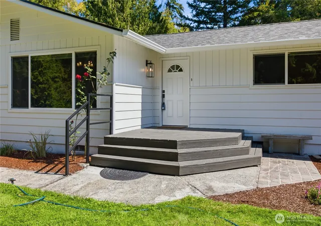 Photo 3 of Single family home for sale at 22710 253Rd Ave Se, Maple Valley, WA 98038 | MLS# NWM2573818 | Listing updated on 2026-09-25