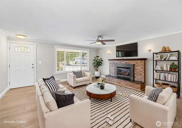 Photo 4 of Single family home for sale at 1206 S Walnut St, Burlington, WA 98233 | MLS# NWM2573821 | Listing updated on 2026-09-24