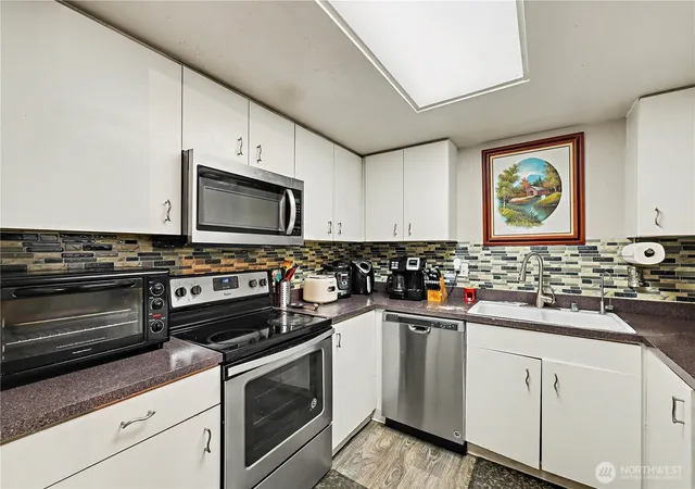 Photo 3 of Single family home for sale at 1825 S 330th St #f203, Federal Way, WA 98003 | MLS# NWM2573841 | Listing updated on 2026-09-04