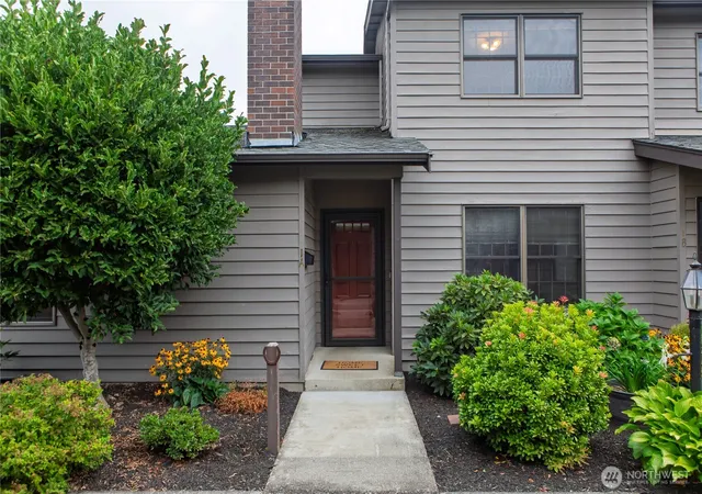 Photo 2 of Condo for sale at 1111 Grover St #1A, Lynden, WA 98264 | MLS# NWM2573842 | Listing updated on 2026-09-25