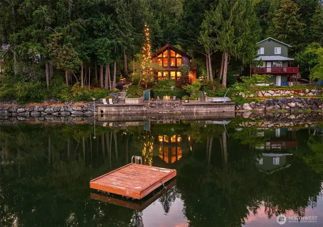 Photo 4 of Single family home for sale at 211 E Church Point Dr, Shelton, WA 98584 | MLS# NWM2573857 | Listing updated on 2026-09-25