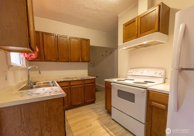 Photo 4 of Sale Pending at 1501 26Th Ave S, Seattle, WA 98144 | MLS# NWM2573866 | Listing updated on 2026-09-25