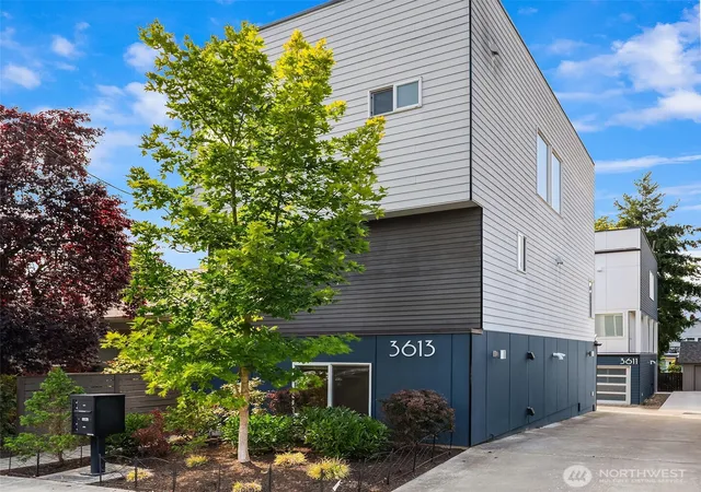 Photo 1 of Single family home for sale at 3613 Wallingford Ave N, Seattle, WA 98103 | MLS# NWM2573870 | Listing updated on 2026-09-23