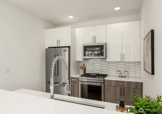 Photo 3 of Single family home for sale at 3613 Wallingford Ave N, Seattle, WA 98103 | MLS# NWM2573870 | Listing updated on 2026-09-23