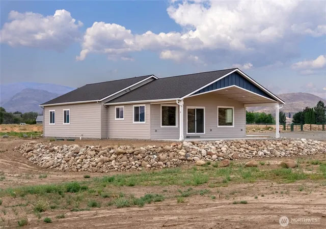 Photo 1 of Single family home for sale at 21 Bide A Wee Rd, Omak, WA 98841 | MLS# NWM2573884 | Listing updated on 2026-09-25