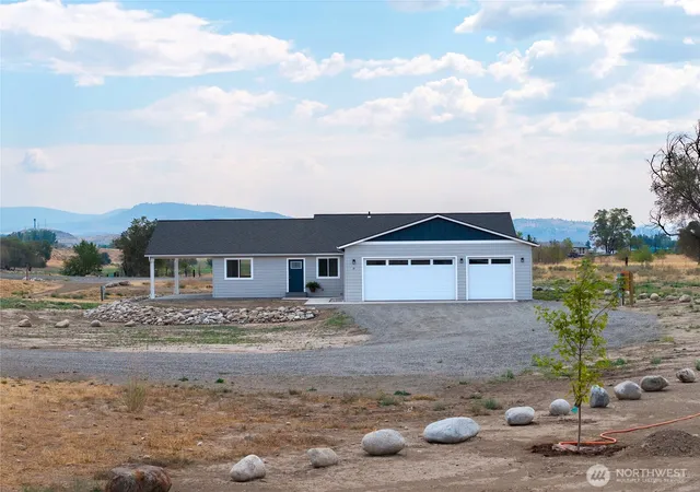 Photo 3 of Single family home for sale at 21 Bide-A-Wee Rd, Omak, WA 98841 | MLS# NWM2573884 | Listing updated on 2026-09-25