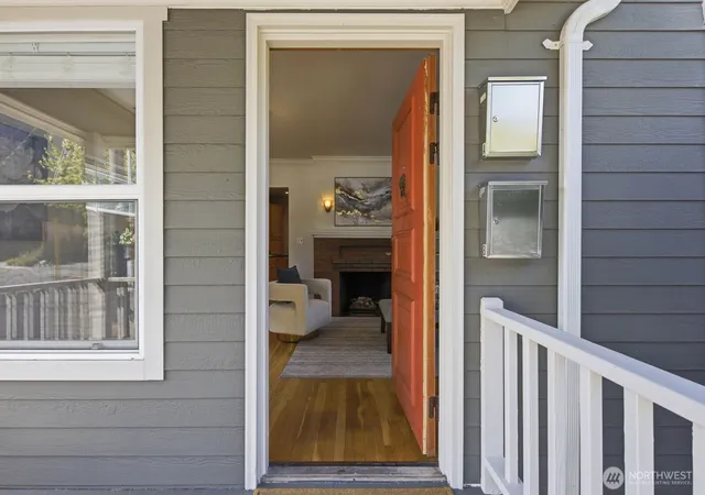 Photo 3 of Sale Pending at 1709 N 35th St, Seattle, WA 98103 | MLS# NWM2573888 | Listing updated on 2026-09-25