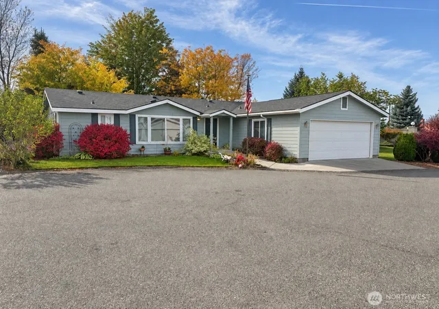 Photo 1 of Single family home for sale at 2 Crystal Pl, Omak, WA 98841 | MLS# NWM2573889 | Listing updated on 2026-10-09