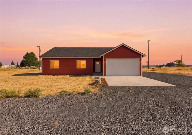 Photo 2 of Single family home for sale at 621 Sw Pope Ave, Wilbur, WA 99185 | MLS# NWM2573897 | Listing updated on 2026-09-25