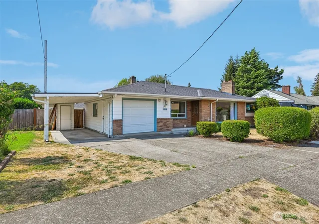 Photo 3 of Single family home for sale at 1313 F St Se, Auburn, WA 98002 | MLS# NWM2573902 | Listing updated on 2026-10-01