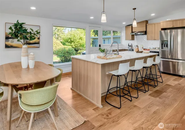 Photo 4 of Condo for sale at 2434 73Rd Ave Se, Mercer Island, WA 98040 | MLS# NWM2573908 | Listing updated on 2026-10-01