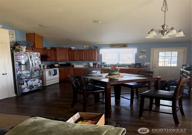 Photo 2 of Single family home for sale at 900 Wildwood Dr, Omak, WA 98841 | MLS# NWM2573913 | Listing updated on 2026-09-25