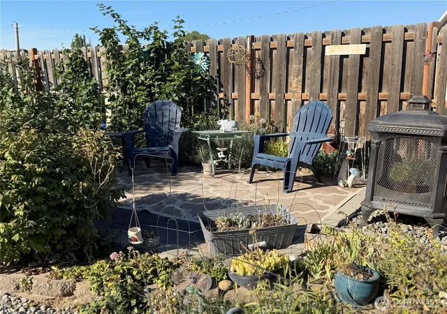 Photo 3 of Single family home for sale at 900 Wildwood Dr, Omak, WA 98841 | MLS# NWM2573913 | Listing updated on 2026-09-25