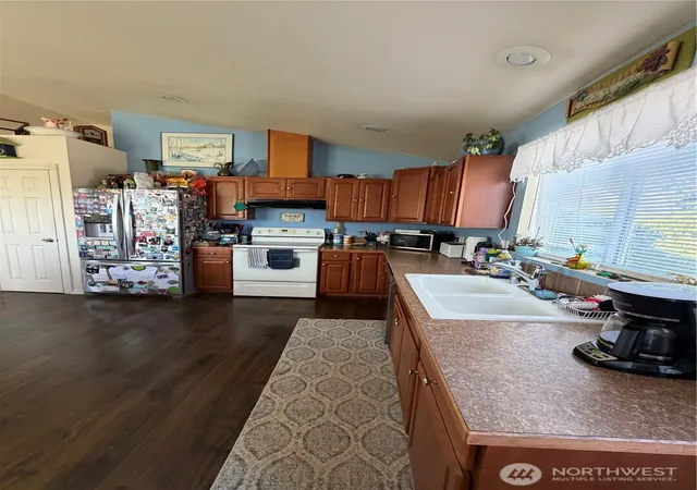 Photo 4 of Single family home for sale at 900 Wildwood Dr, Omak, WA 98841 | MLS# NWM2573913 | Listing updated on 2026-09-25
