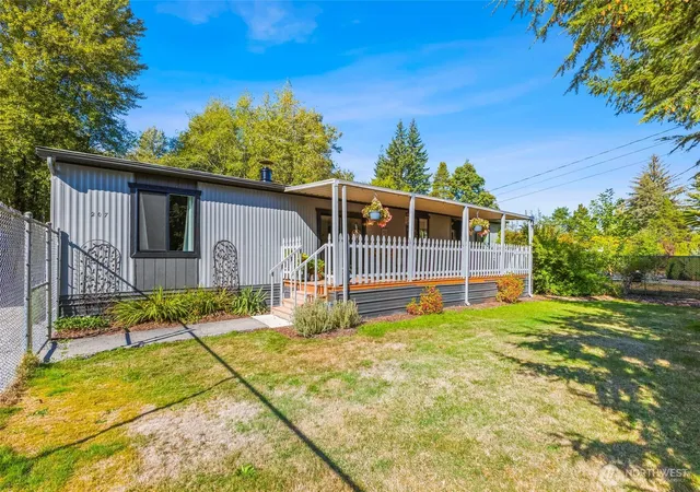 Photo 3 of Manufactured home for sale at 207 Shallow Shore Rd, Bellingham, WA 98229 | MLS# NWM2573922 | Listing updated on 2026-09-22