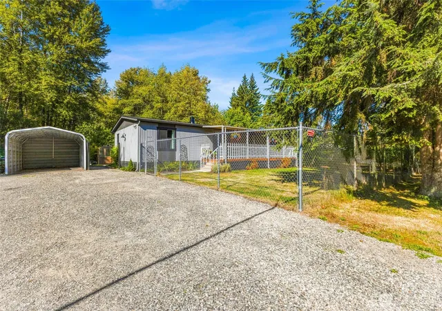 Photo 4 of Manufactured home for sale at 207 Shallow Shore Rd, Bellingham, WA 98229 | MLS# NWM2573922 | Listing updated on 2026-09-22