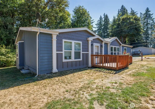 Photo 2 of Manufactured home for sale at 2090 E Crestview Dr, Shelton, WA 98584 | MLS# NWM2573928 | Listing updated on 2026-09-20