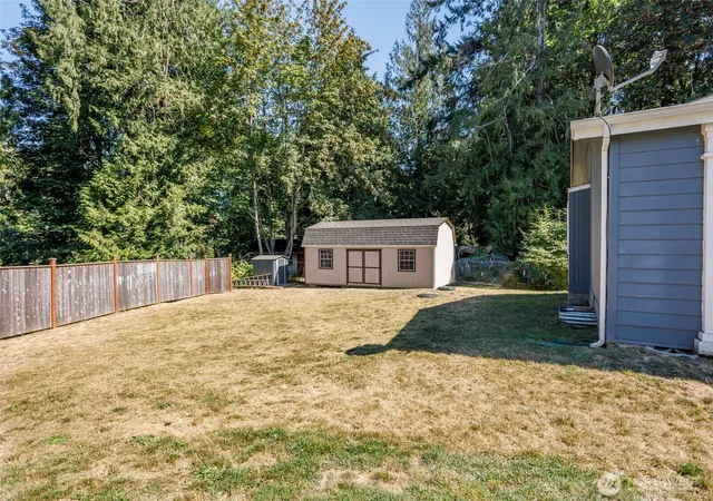 Photo 3 of Manufactured home for sale at 2090 E Crestview Dr, Shelton, WA 98584 | MLS# NWM2573928 | Listing updated on 2026-09-20