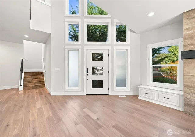 Photo 3 of Sale Pending at 8121 35th St W, University Place, WA 98466 | MLS# NWM2573936 | Listing updated on 2026-09-25