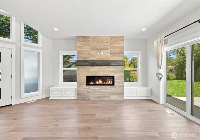 Photo 4 of Sale Pending at 8121 35Th St W, University Place, WA 98466 | MLS# NWM2573936 | Listing updated on 2026-09-25
