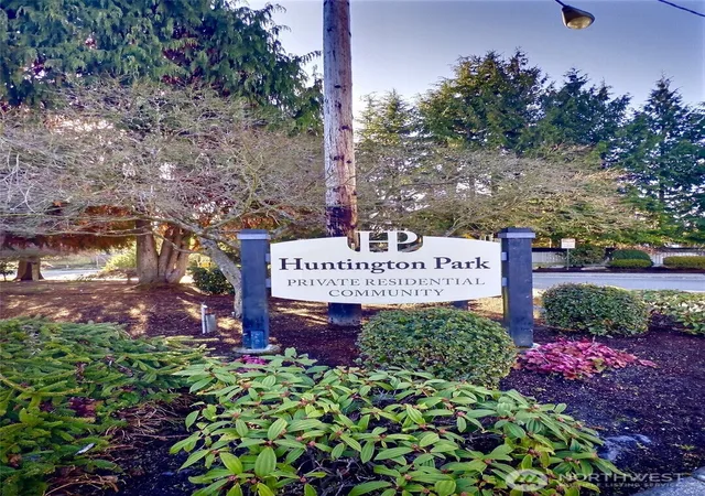 Photo 2 of Single family home for sale at 1018 S 244th Pl, Des Moines, WA 98198 | MLS# NWM2573947 | Listing updated on 2026-09-30