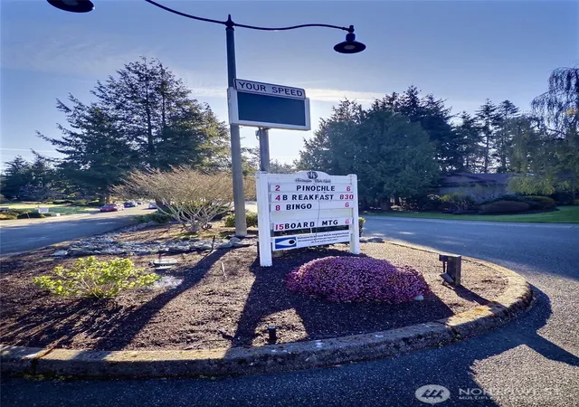 Photo 3 of Single family home for sale at 1018 S 244th Pl, Des Moines, WA 98198 | MLS# NWM2573947 | Listing updated on 2026-09-30