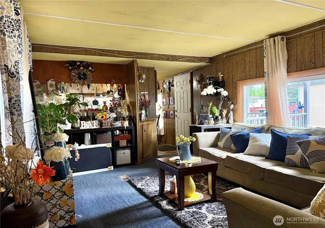 Photo 4 of Manufactured home for sale at 10515 Woodinville #75, Bothell, WA 98011 | MLS# NWM2573960 | Listing updated on 2026-09-25