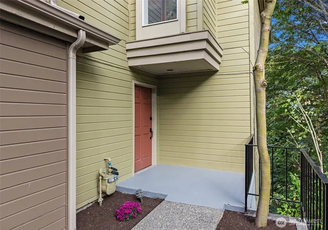 Photo 4 of Single family home for sale at 218 31st Avenue S, Seattle, WA 98144 | MLS# NWM2573971 | Listing updated on 2026-10-01
