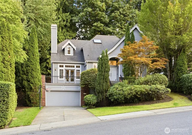 Photo 2 of Single family home for sale at 17033 Ne 108th Wy, Redmond, WA 98052 | MLS# NWM2573976 | Listing updated on 2026-09-26