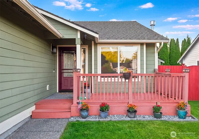 Photo 3 of Sale Pending at 17523 Osprey Rd, Arlington, WA 98223 | MLS# NWM2573983 | Listing updated on 2026-09-25