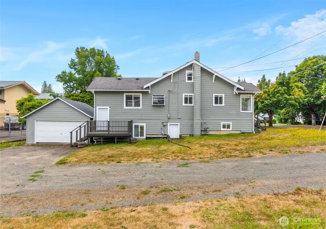 Photo 2 of Single family home for sale at 224 N 3rd St, Montesano, WA 98563 | MLS# NWM2573995 | Listing updated on 2026-10-01