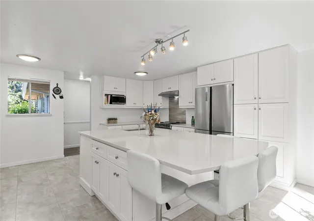 Photo 3 of Single family home for sale at 20224 106th Ave Se, Kent, WA 98031 | MLS# NWM2574015 | Listing updated on 2026-09-25