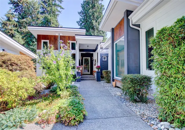 Photo 3 of Single family home for sale at 27 Can Ku Rd, Camano Island, WA 98282 | MLS# NWM2574016 | Listing updated on 2026-10-02