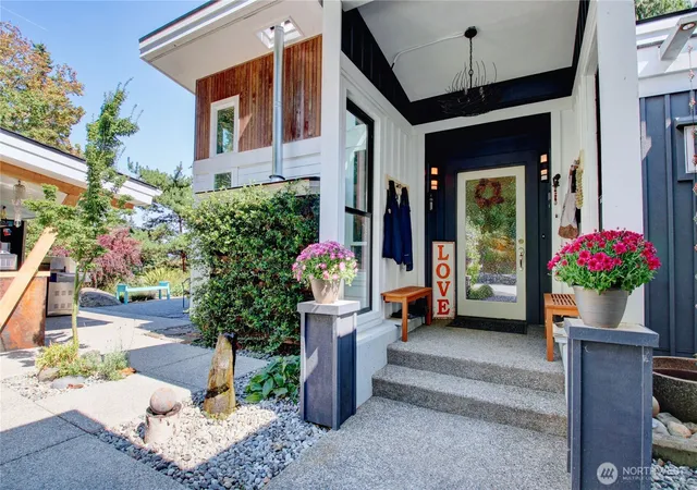 Photo 3 of Single family home for sale at 27 Can Ku Rd, Camano Island, WA 98282 | MLS# NWM2574016 | Listing updated on 2026-10-02