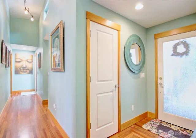 Photo 4 of Single family home for sale at 27 Can Ku Rd, Camano Island, WA 98282 | MLS# NWM2574016 | Listing updated on 2026-10-02