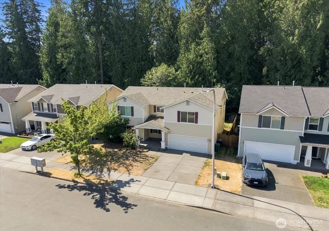 Photo 3 of Sale Pending at 33511 38th Avenue S, Federal Way, WA 98001 | MLS# NWM2574021 | Listing updated on 2026-09-25