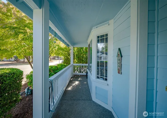 Photo 2 of Single family home for sale at 1107 Georgetowne Dr Ne, Olympia, WA 98516 | MLS# NWM2574036 | Listing updated on 2026-09-23
