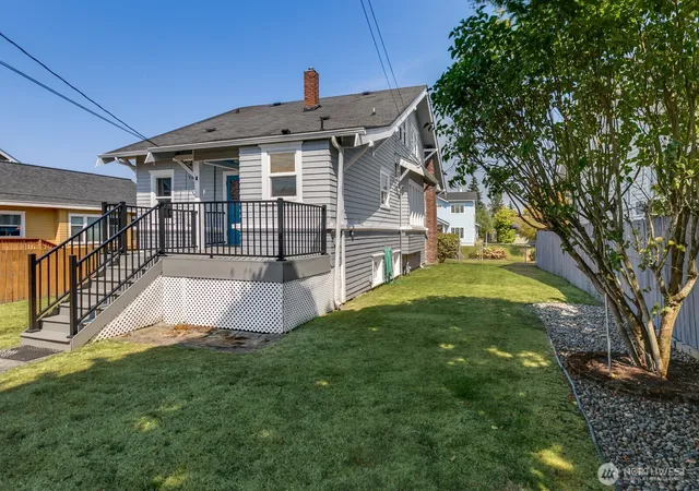 Photo 2 of Pending - Backup Offer Requested at 2716 Leonard Dr, Everett, WA 98201 | MLS# NWM2574067 | Listing updated on 2026-09-30